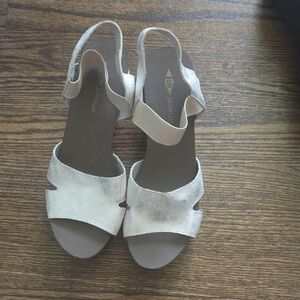 Elegant Cream Sandals by Polmani